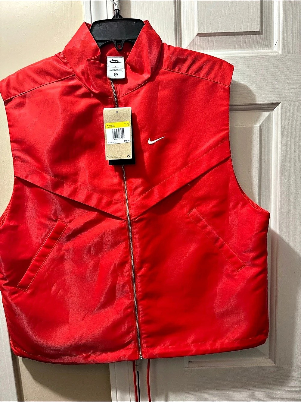 Women’s Nike Sportswear Windrunner Woven Vest Red